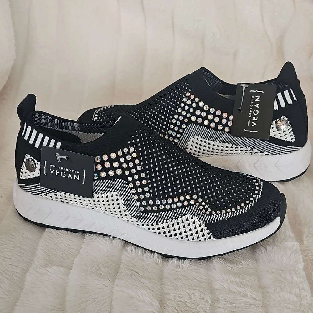 bernie mev. Black and White Vegan Sneakers